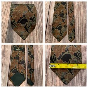 FENDI Roma  Silk Tie
Excellent Used Condition (EUC)